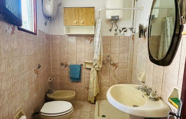 CASA INDIPENDENTE CON CORTILE E INGRESSO CARRABILE
