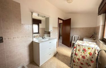 CASA INDIPENDENTE CON CORTILE