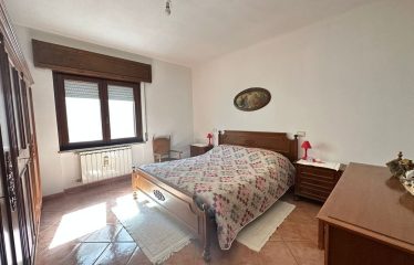 CASA INDIPENDENTE CON CORTILE