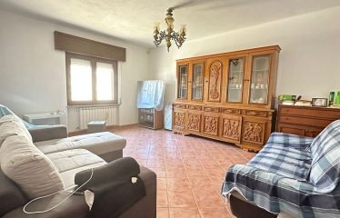 CASA INDIPENDENTE CON CORTILE