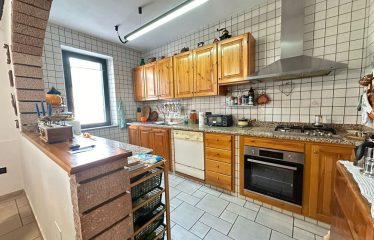CASA INDIPENDENTE CON GIARDINO DI 300 MQ