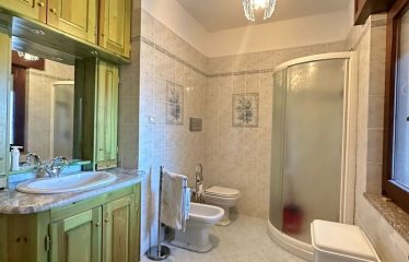 CASA INDIPENDENTE CON CORTILE