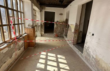 MURAVERA CASA INDIPENDENTE CON CORTILE