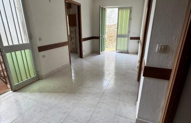 SAN VITO CASA INDIPENDENTE SU DUE LIVELLI CON TERRENO