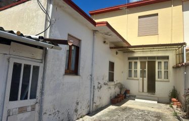 CASA INDIPENDENTE CON POSTO AUTO E CORTILE