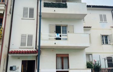 APPARTAMENTO CON CORTILE E POSTO AUTO