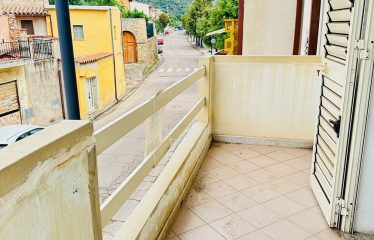 APPARTAMENTO CON CORTILE E POSTO AUTO