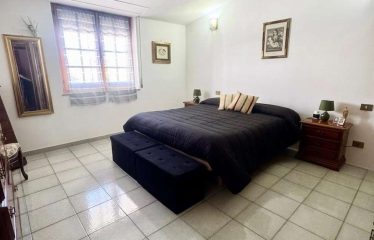 APPARTAMENTO CON INGRESSO INDIPENDENTE E GARAGE