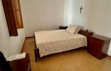 CASA INDIPENDENTE CON POSTO AUTO E CORTILE