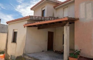 VILLASALTO CASA INDIPENDENTE SU TRE LIVELLI