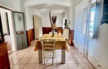 CASA INDIPENDENTE CON CORTILE E POSTO AUTO