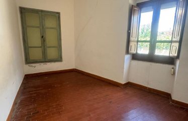 CASA INDIPENDENTE CON TERRAZZA E CORTILE