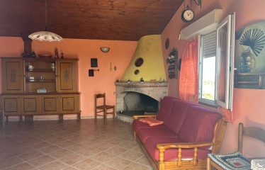 CASA AGRICOLA CON AMPIO TERRENO PANORAMICO