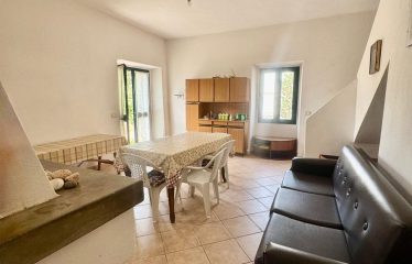 CASA INDIPENDENTE CON GIARDINO SU QUATTRO LATI