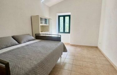 CASA INDIPENDENTE CON GIARDINO SU QUATTRO LATI