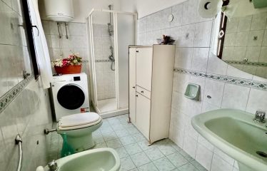 CASA INDIPENDENTE CON CORTILE