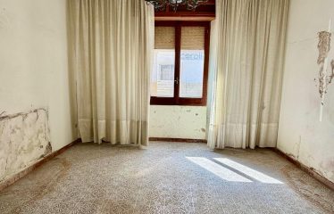 SIGNORILE APPARTAMENTO CON AMPIO CORTILE