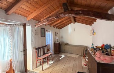 CASA INDIPENDENTE CON CORTILE