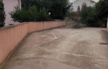 APPARTAMENTO CON TERRAZZA E POSTO AUTO