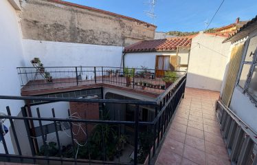 CASA INDIPENDENTE CON CORTILE