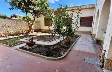 SIGNORILE APPARTAMENTO CON AMPIO CORTILE