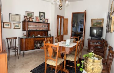 CASA INDIPENDENTE CON CORTILE