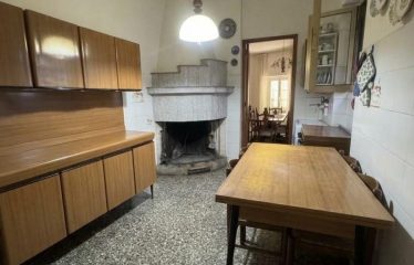 CASA INDIPENDENTE CON CORTILE