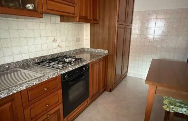 APPARTAMENTO CON TERRAZZA E POSTO AUTO