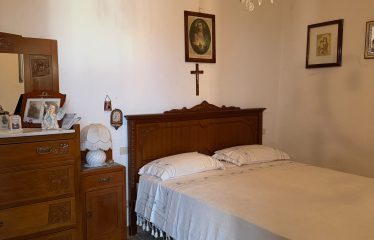 CASA INDIPENDENTE CON CORTILE