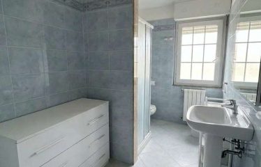 APPARTAMENTO CON TERRAZZA E POSTO AUTO